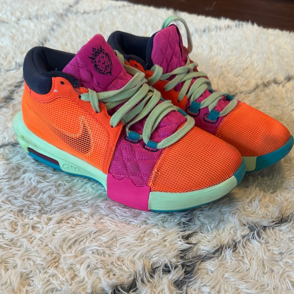 Nike LeBron Witness 8 Basktball Shoes Men’s 7.5